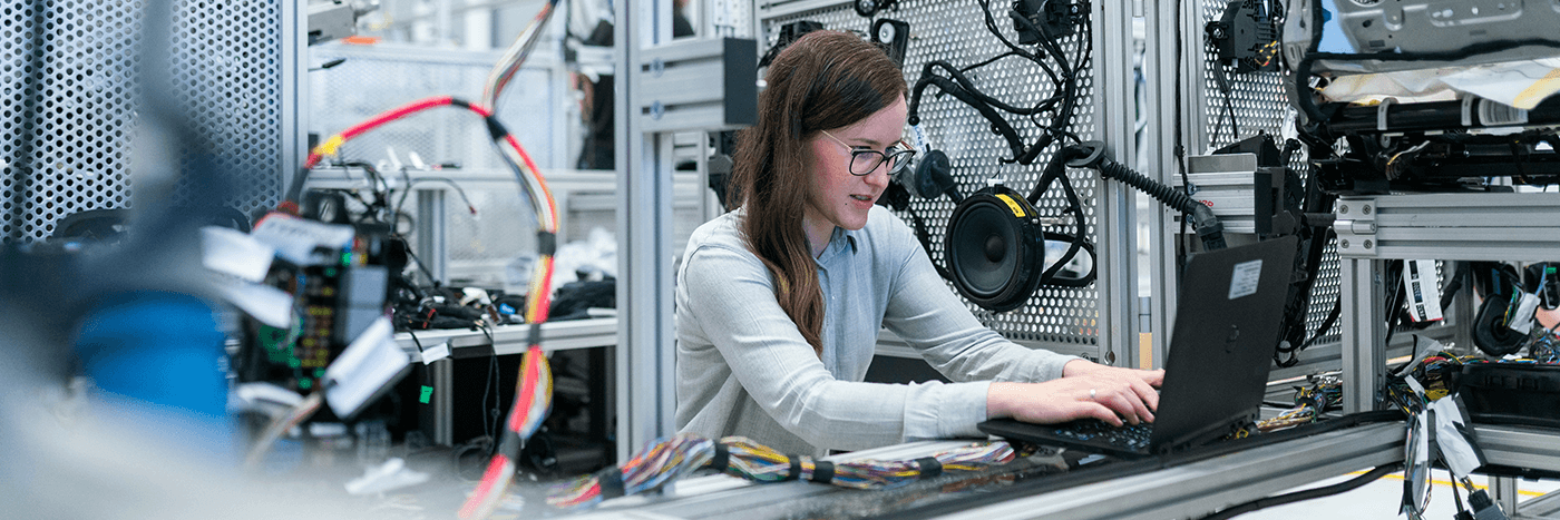 Women's Light Manufacturing