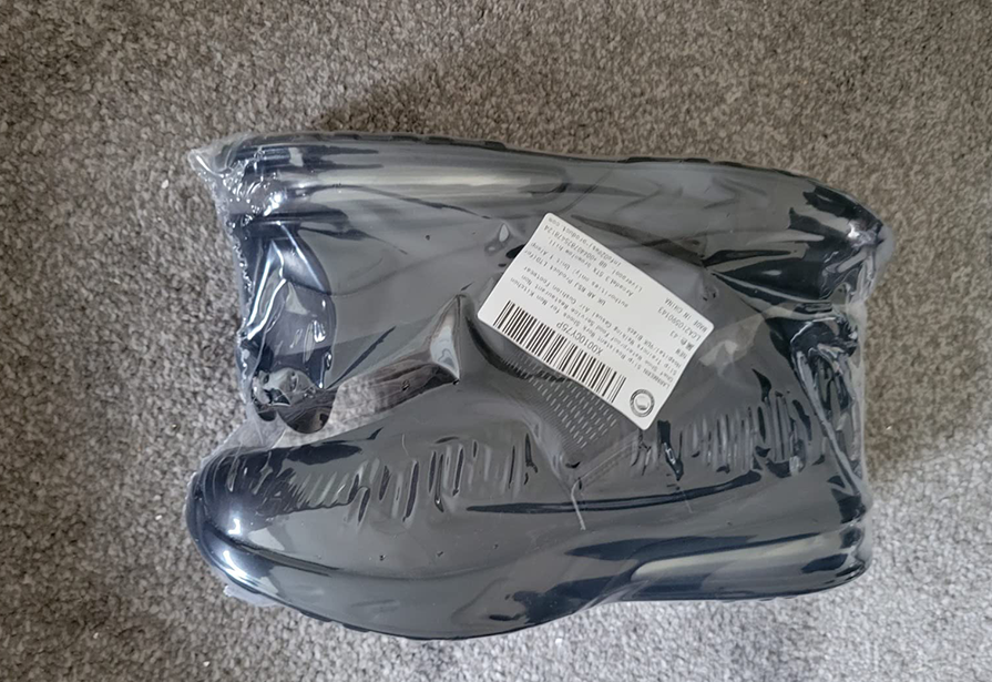 larnmern black shoes