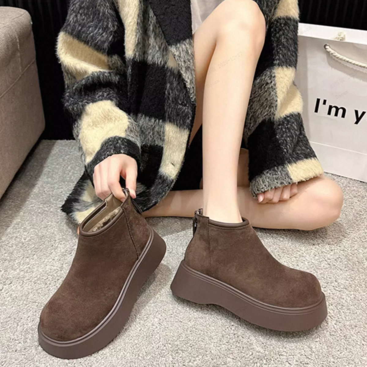 Women Fleece Lined Platform Winter Boots Non Slip Fuzzy Suede Boots With Zipper