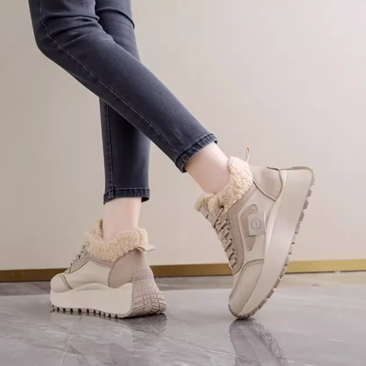 Women Lace Up Fleeced Lined Winter Walking Platform Sneaker