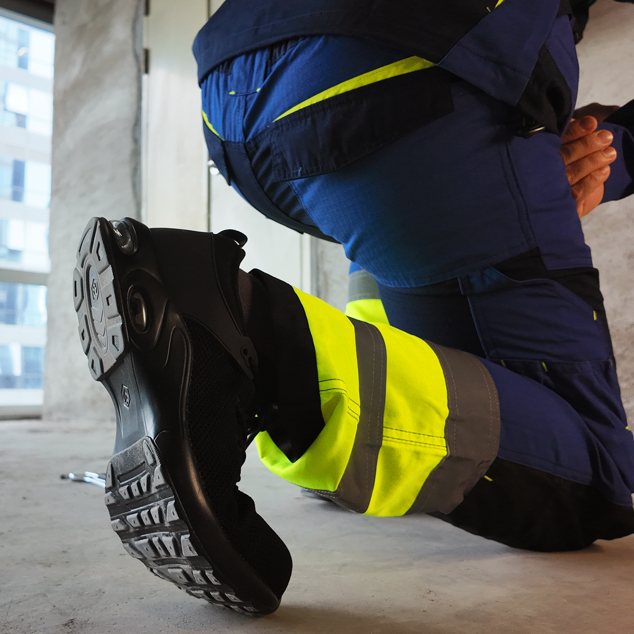 Waterproof steel 2025 toe tennis shoes