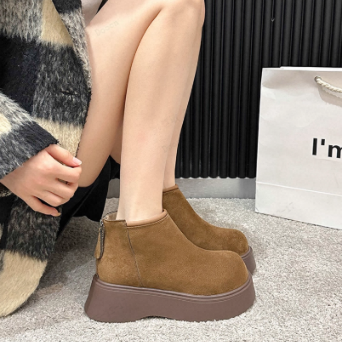 Women Fleece Lined Platform Winter Boots Non Slip Fuzzy Suede Boots With Zipper